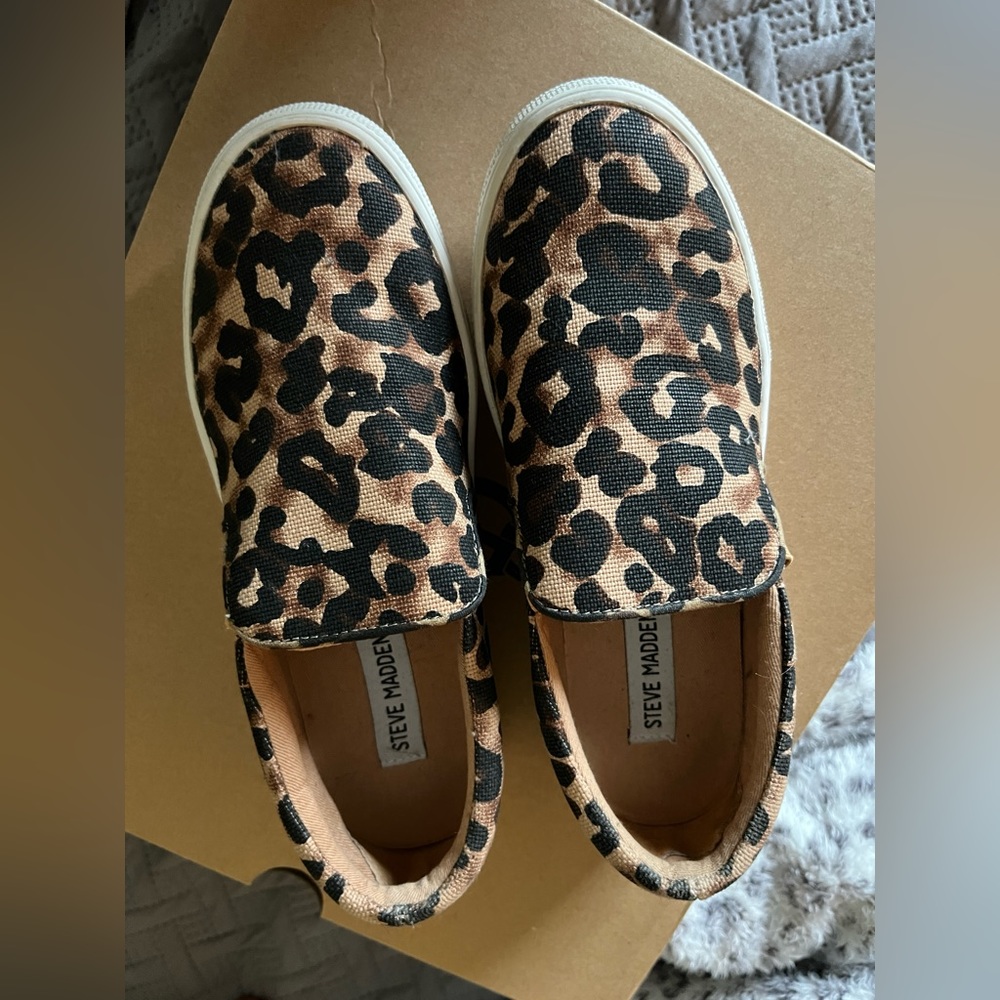 Steve Madden Leopard Slip on Sneakers, Size 6.5